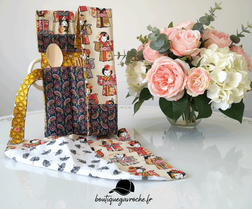 Étui japonais artisanal motifs fleurs pochette à compartiments fait main à Brive Boutique Gavroche Label Origine Corrèze.