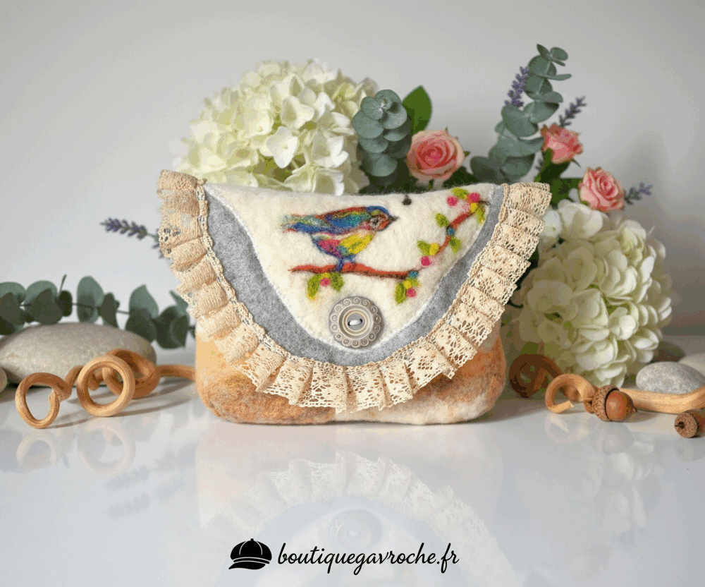 Pochette oiseau et dentelle (frais de port offert)