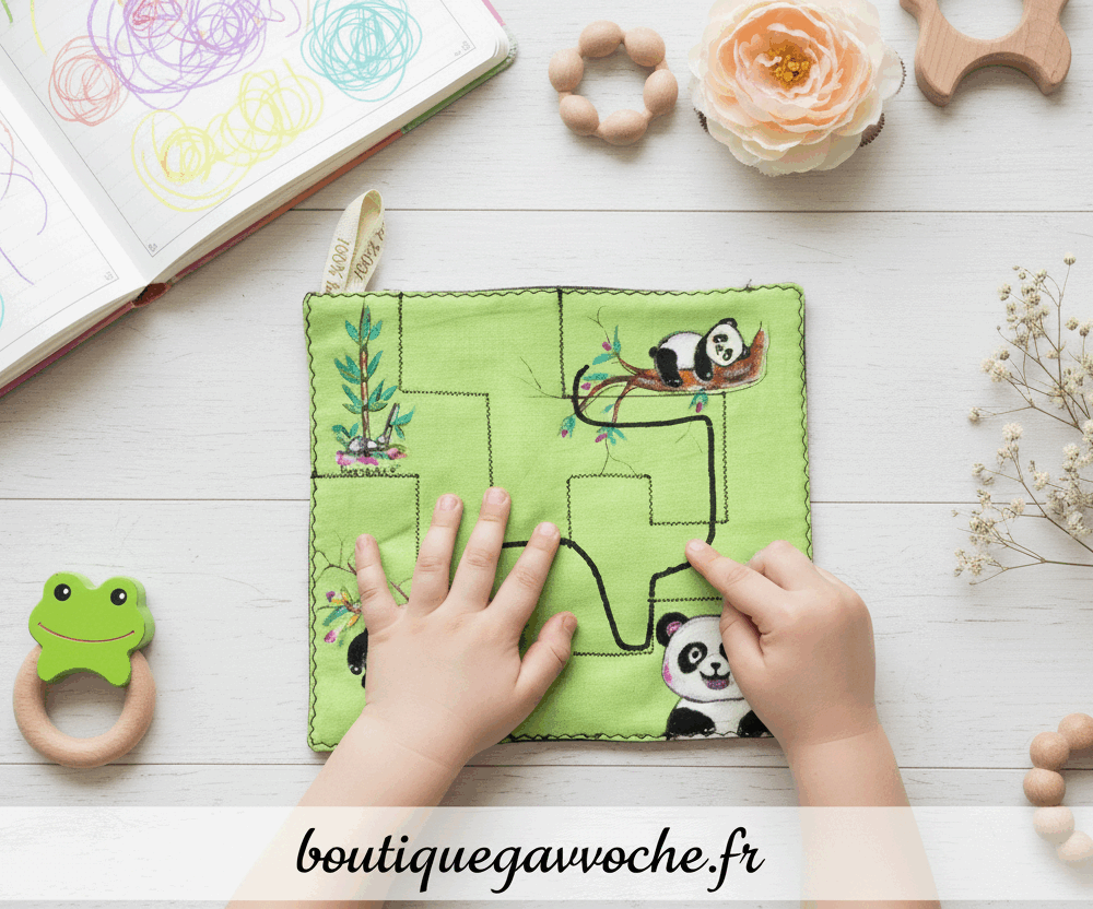 Labyrinthe à bille: panda peint à la main