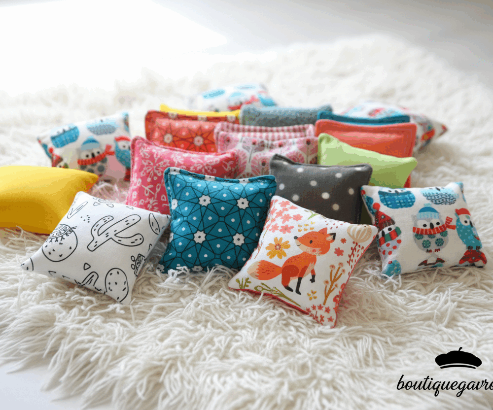 Lot de 10 sacs sensoriels Montessori éveil bébé tissus colorés fait main à Brive Boutique Gavroche Label Origine Corrèze.