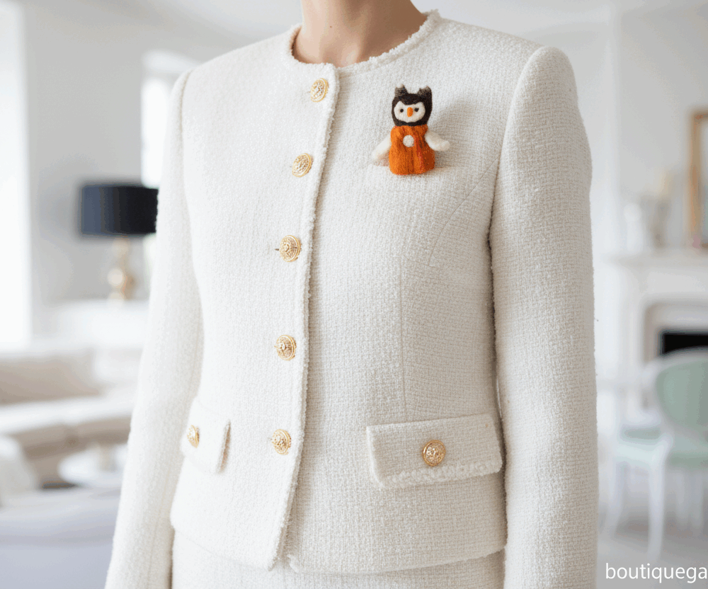 Broche hibou laine feutrée à l'aiguille marron gris roux fait main à Brive Boutique Gavroche Label Origine Corrèze.