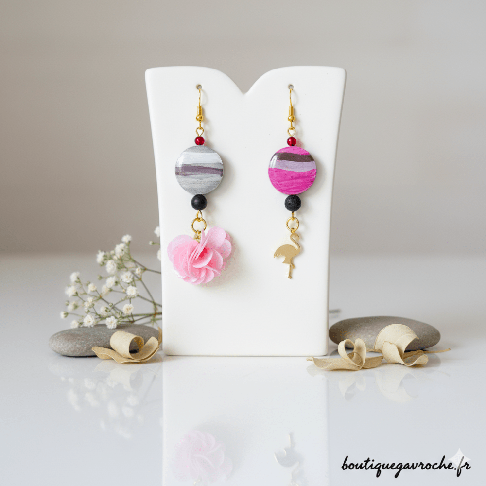 Boucles d'oreille asymétriques CAMARGUE, flamand rose