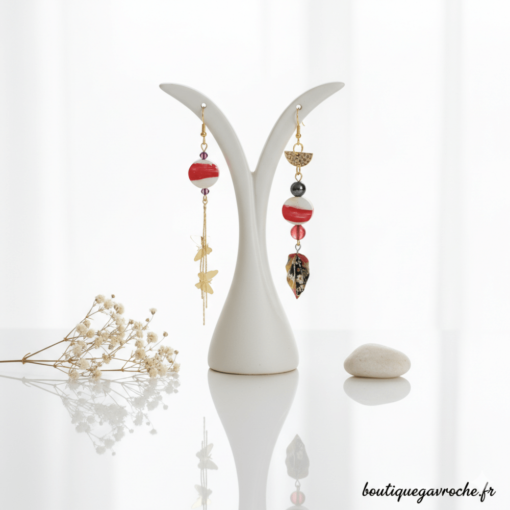 Boucles d'Oreilles Asymétriques "MARIPOSA", papillons et feuille