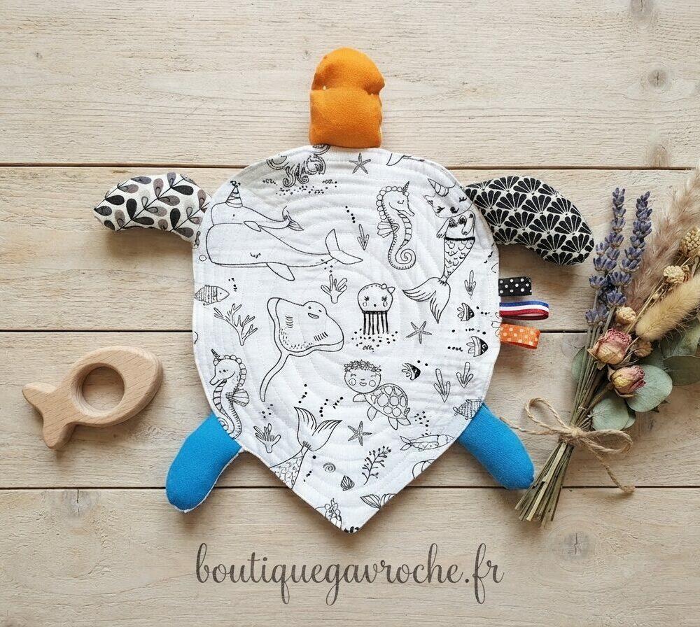  Doudou Plat Tortue prénom brodé offert